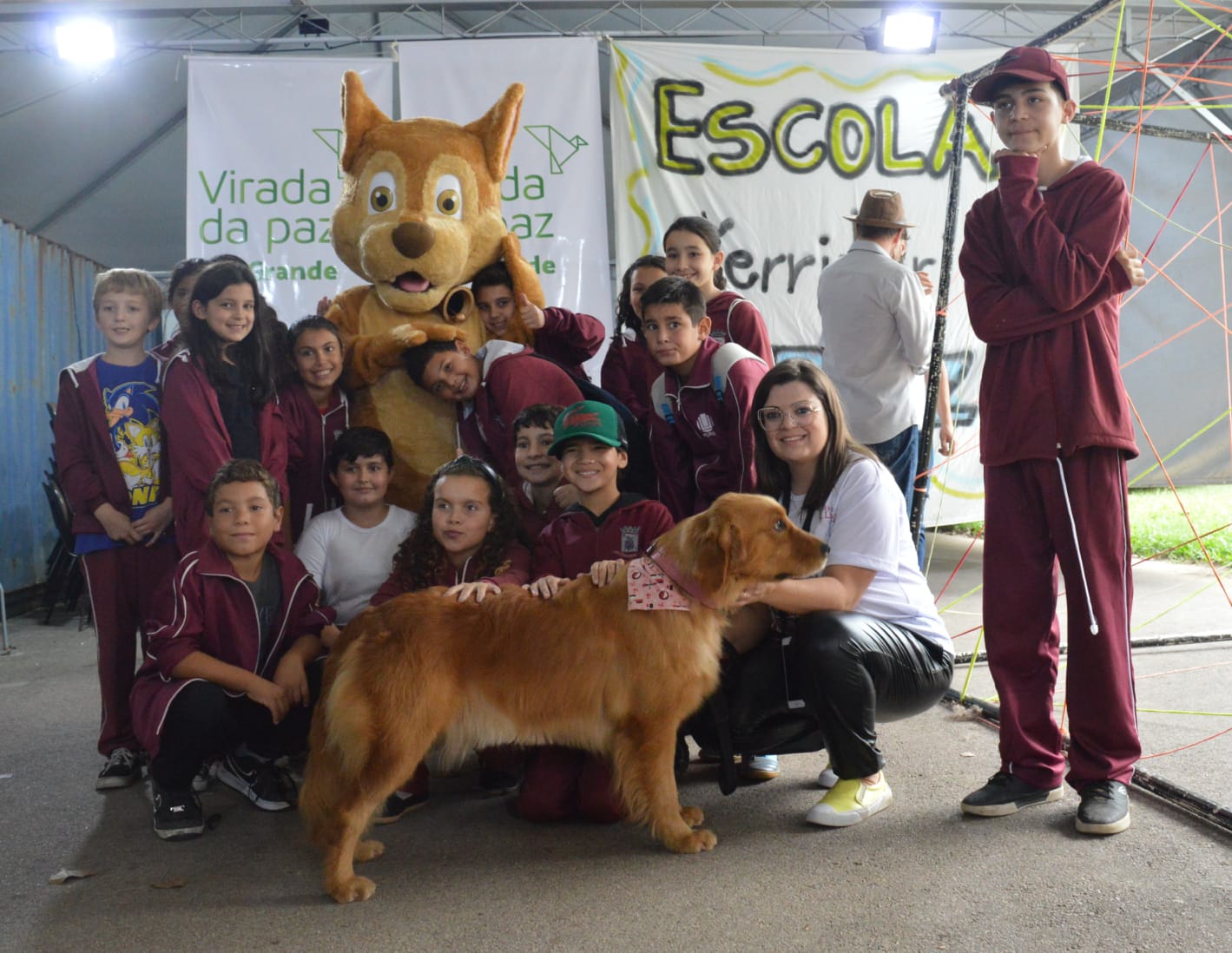 Projeto "Pet Terapia" auxilia no bem-estar social de crianças e adolescentes